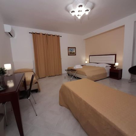 Siracusa Breakfast & Rooms Сиракузы Экстерьер фото