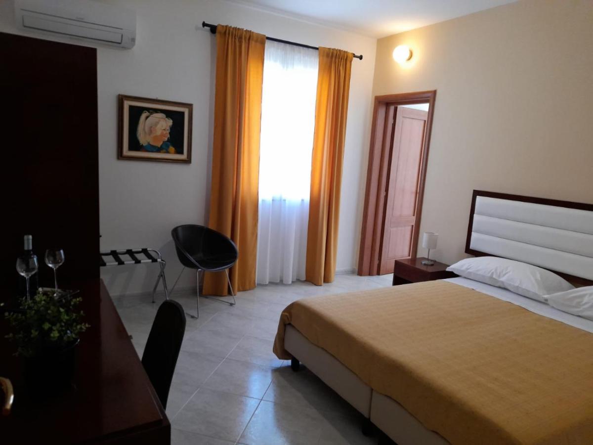 Siracusa Breakfast & Rooms Сиракузы Экстерьер фото